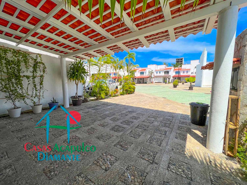 Cad Villas Playa Diamante 81. Terraza Con Jardín Y Acceso Directo A La Alberca Del Condominio