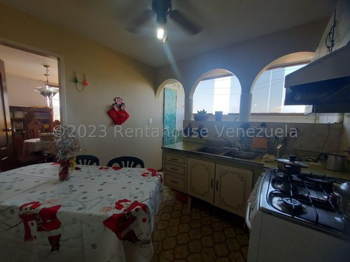 Juan Carlos González. Renta House Carabobo Vende Apto. Res. Palace Urb. Trigal Centro Valencia Mls #24-13659 Rah/jcg.