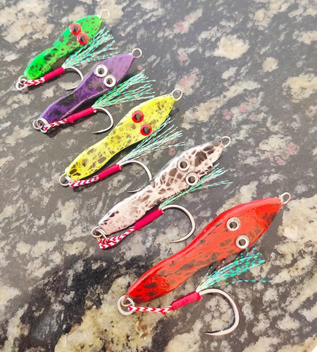 Imagem 3 de 7 de Kit 5 Iscas Jumping Jig Sapinho Tc 35 G + Anzol Suporte Hook