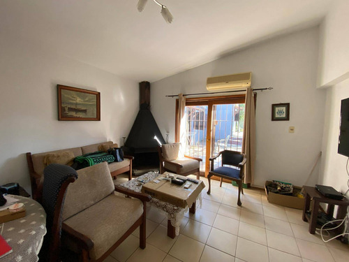 Venta De 2 Casas En Mismo Padrón Con 4 Dormitorios En Shangrila