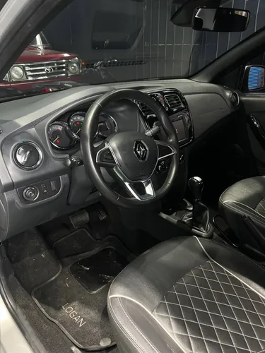 Renault Logan 1.6 Privilege / Intens