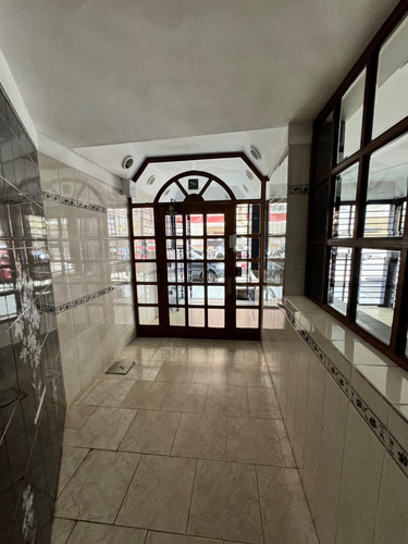 1 Ambiente Y 1/2 A La Calle C/ Balcón Saliente Plaza Mitre