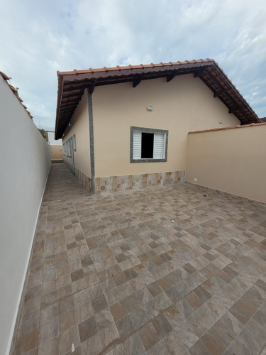 Imagem 3 de 16 de Casa Nova Com Piscina Na Praia De Mongaguá! Ref.: 10032 E