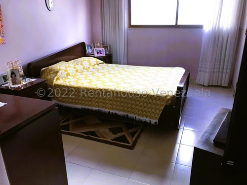 Apartamento En Venta Sabana Grande 25-20985