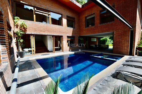 Imagen 1 de 30 de San Jerónimo Lídice - Casa Con Alberca En Venta / House Wit