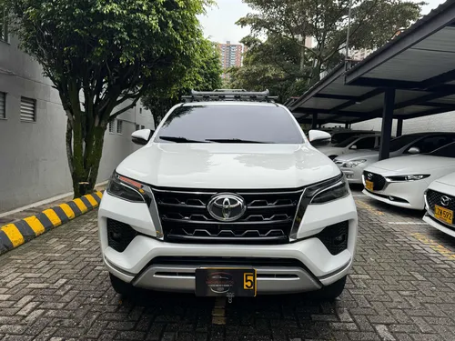 Toyota Fortuner 2.4 Srv 4x2 2019