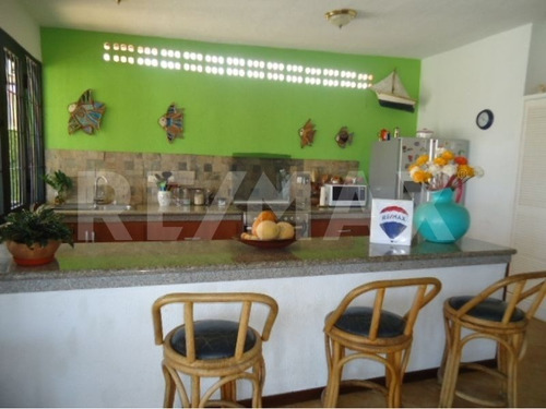 Imagen 2 de 10 de Re/max 2mil Vende Casa En La Guardia - Isla De Margarita