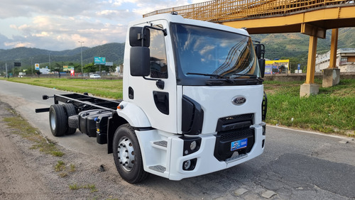 Ford Cargo Modelo 1519 No Chassi Ano 2013 Unico Dono Pene Ok