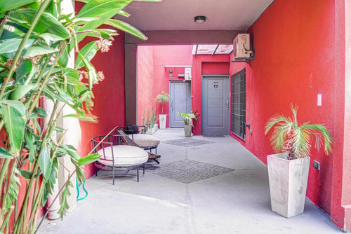 Venta - Casa En Block 7 Amb. Con Jardín Y Terraza En San Isidro, Gran Ubicación