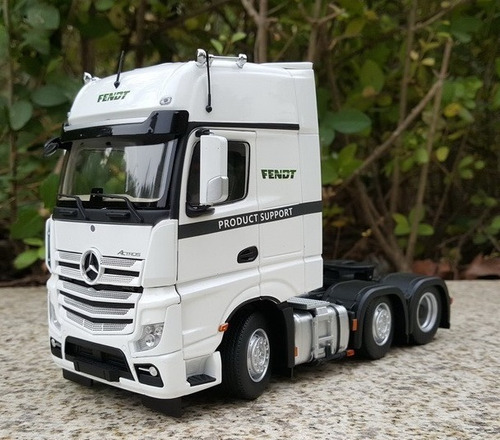 Camión Mercedes Benz Actros Escala 1:32 Metálico