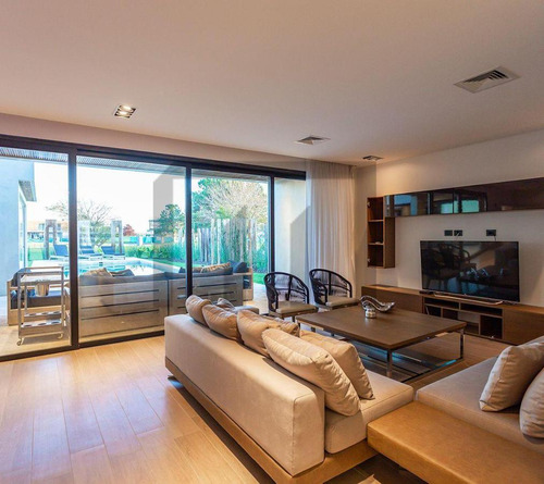 Casa En Venta En Barrio Privado Terralagos, Canning