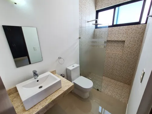 Casa En Renta De 3 Recámaras Y Piscina En Privada San José Tulipanes