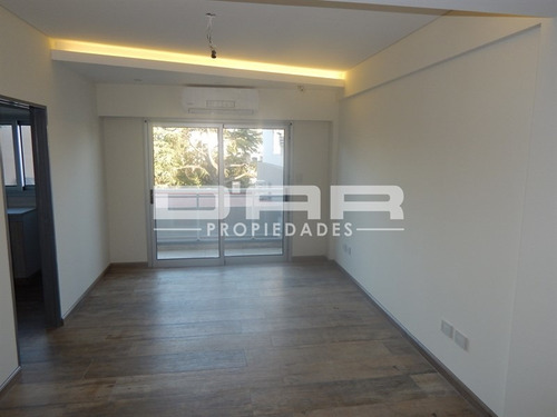 Imagen 3 de 13 de Departamento 4 Amb Con Cochera - Patron 6900