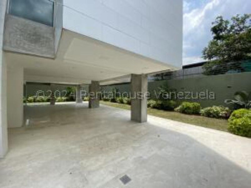24-23253 Espectacular Y Moderno Edificio En San Marino