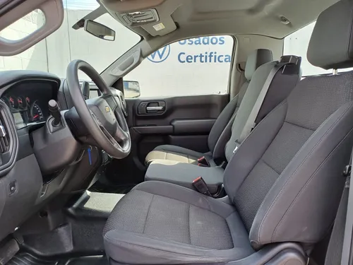Chevrolet Silverado 4.3 V6 1500 WT Cabina Regular 4x2 At