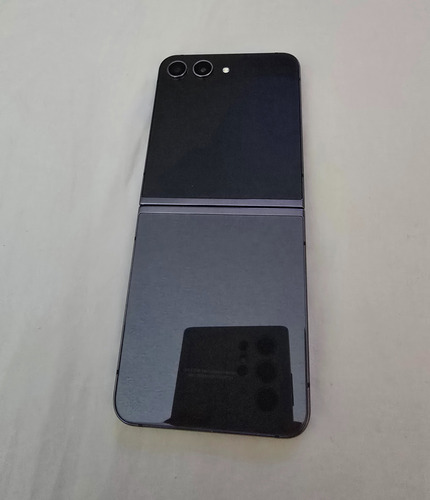 Smartphone Samsung Galaxy Z Flip5 5g 256 Gb 8 Gb Ram Grafito Gris Oscuro (Usado)