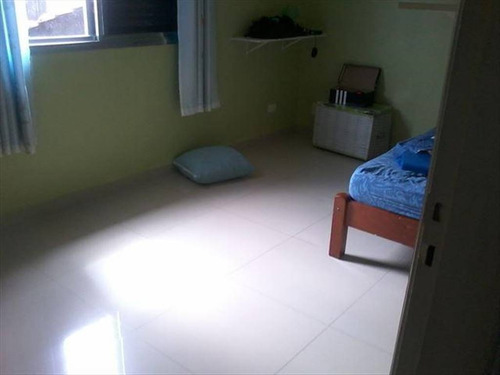 Imagem 14 de 30 de Bem Localizada 4 Dormitorios 1 Suite 3 Banheiros Sala 2 Ambiente 2 Vagas Na Garagem 1 Cozinha Grande Escritorio Deposito Para Alimentos Area De Serviço Com 2 Tanques - Hm1628