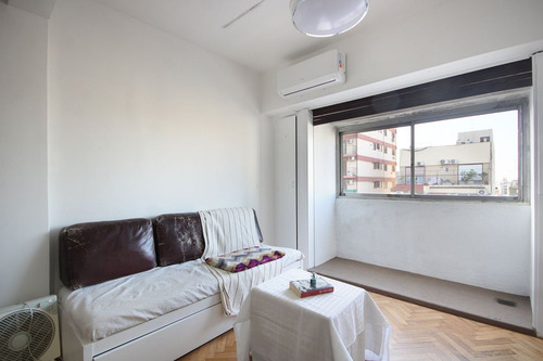 Venta 2 Ambientes Av.san Juan Y Av.la Plata.