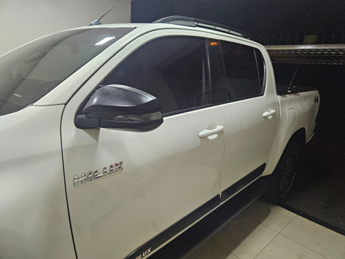 Toyota Hilux Toyota Hilux Cabine Dupla SR 2.8 TDI CD 4x4 (Aut)