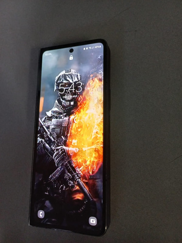 Samsung Galaxy Fold 4 El Equipo No Presenta Ninguna Falla, Excepto Que Se Abre Al 95% (Usado)