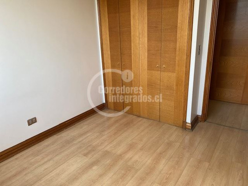Departamento En Venta De 4 Dorm. En Las Condes Los Militares