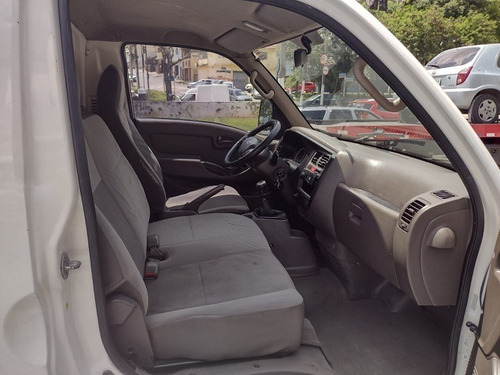 Imagem 8 de 11 de Hyundai Hr 2013 C/motor Novo Nf Km 238.000 Bau Saider