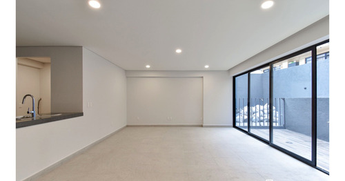 Imagen 4 de 12 de Muy Amplio Townhouse En 2 Plantas Con Patio, 63990
