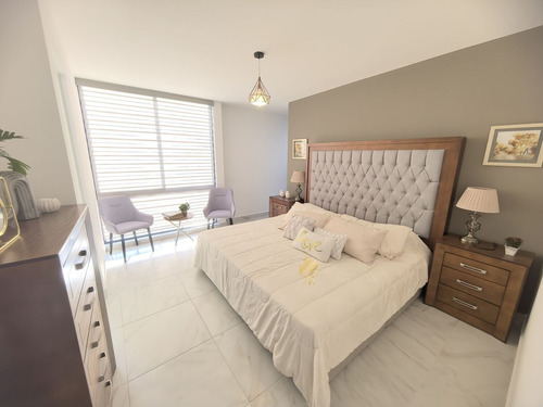 Casa Nueva En Zaru, Querétaro Moderno Con 3 Recámaras, Tv Y Jardín Central