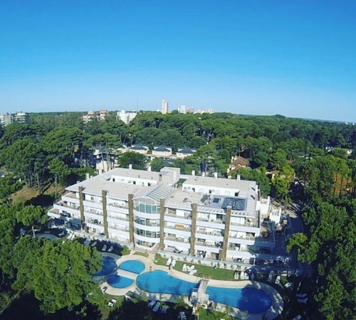 Imagen 2 de 13 de Alquiler En Pinamar. Departamento Con Servicios, Pileta.