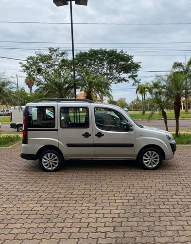 Imagem 2 de 8 de Fiat Doblo Essence 1.8 Essence 1.8 Flex