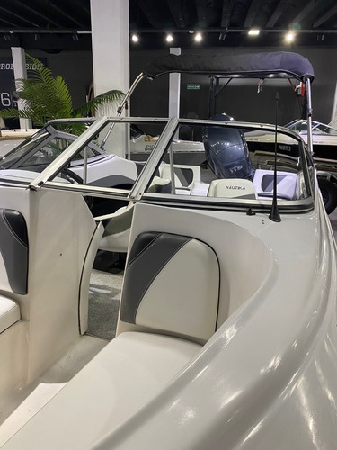 Imagen 3 de 16 de Virgin 528 Con Yamaha 115 - Con 350 Horas