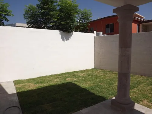 Casa En Venta En Del Paseo Residencial