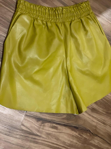 Short Bermuda Eco Cuero Talle M Color Mostaza