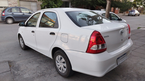 Toyota Etios 1.5 Sedan X