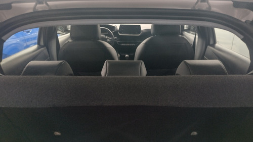 Imagen 20 de 22 de Peugeot 208 Allure 2022