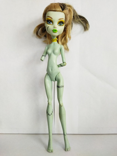 Monster High Frankie Stein Labios Verdes Sin Manos Rubia (Usado)
