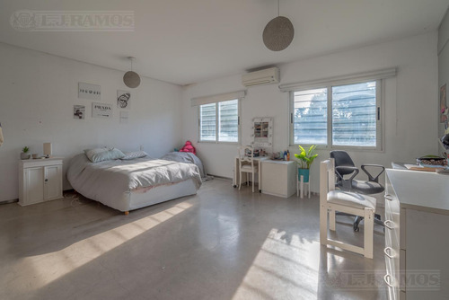 Casa Moderna En La Horqueta