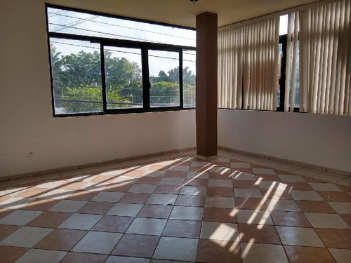 Se Renta Oficina Comercial En Col Las Reynas