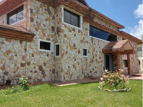 Casa De 6 Hab 8 Baños 10 Puestos 3.600 Mts Dé Terreno Plano 