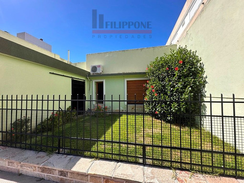 Casa En Venta De 4 Dormitorios C/ Cochera En Bahía Blanca