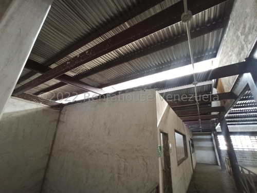 Galpón Nave Industrial Almacén Bodega Comercial En Venta En A Unos Metros De La Avenida Internacional Turmero Maracay Cuenta Con Tanque Subterráneo De Agua Área De Carga Y Almacenamiento Nela 23-139