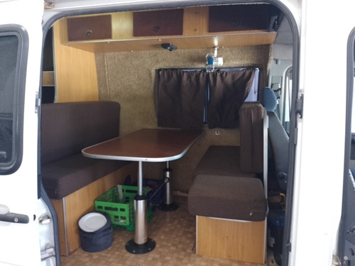 Imagen 5 de 11 de Mercedes 413 2009