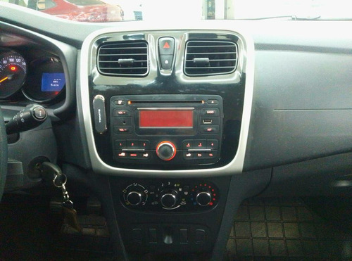 Renault Sandero 1.6 Expression 8v Hi-torque Flex 4p Manual