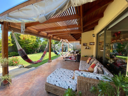 Remodelada, 6d/6b, Gran Jardín, Quincho.