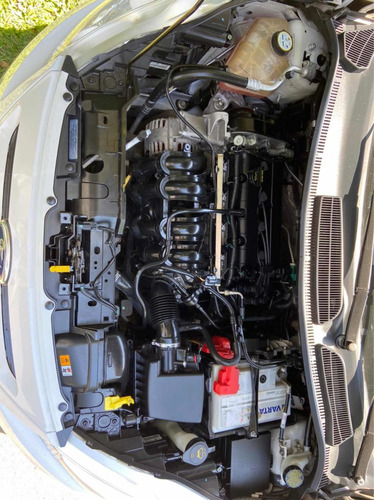Ford Fiesta Kinetic Design 1.6 Design 120cv Titanium 2013