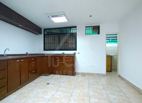 Consultorio Centro Profesional El Búho
