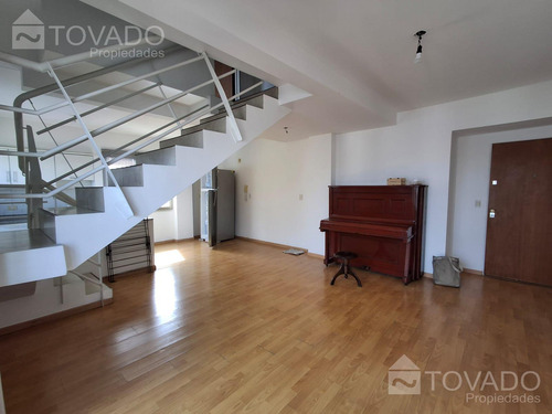 Venta Por Viaje! 3 Ambientes Tipo Dúplex! Muy Luminoso!