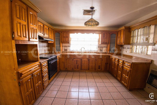 Casa En Renta En Lomas Altas Ii, Chihuahua Chih.