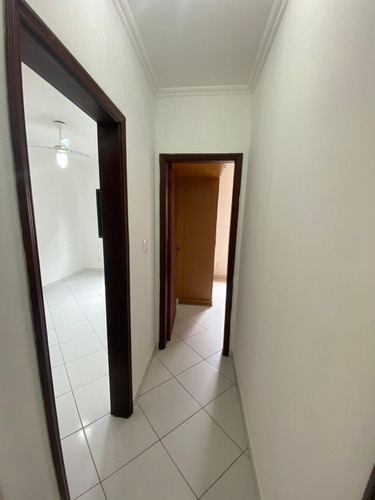 Apartamento 2 Dormitórios (1 Suíte) Em Ótima Localização!