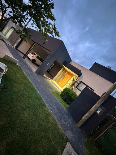 Casa Amplia Nueva Y Luminosa En Duggan